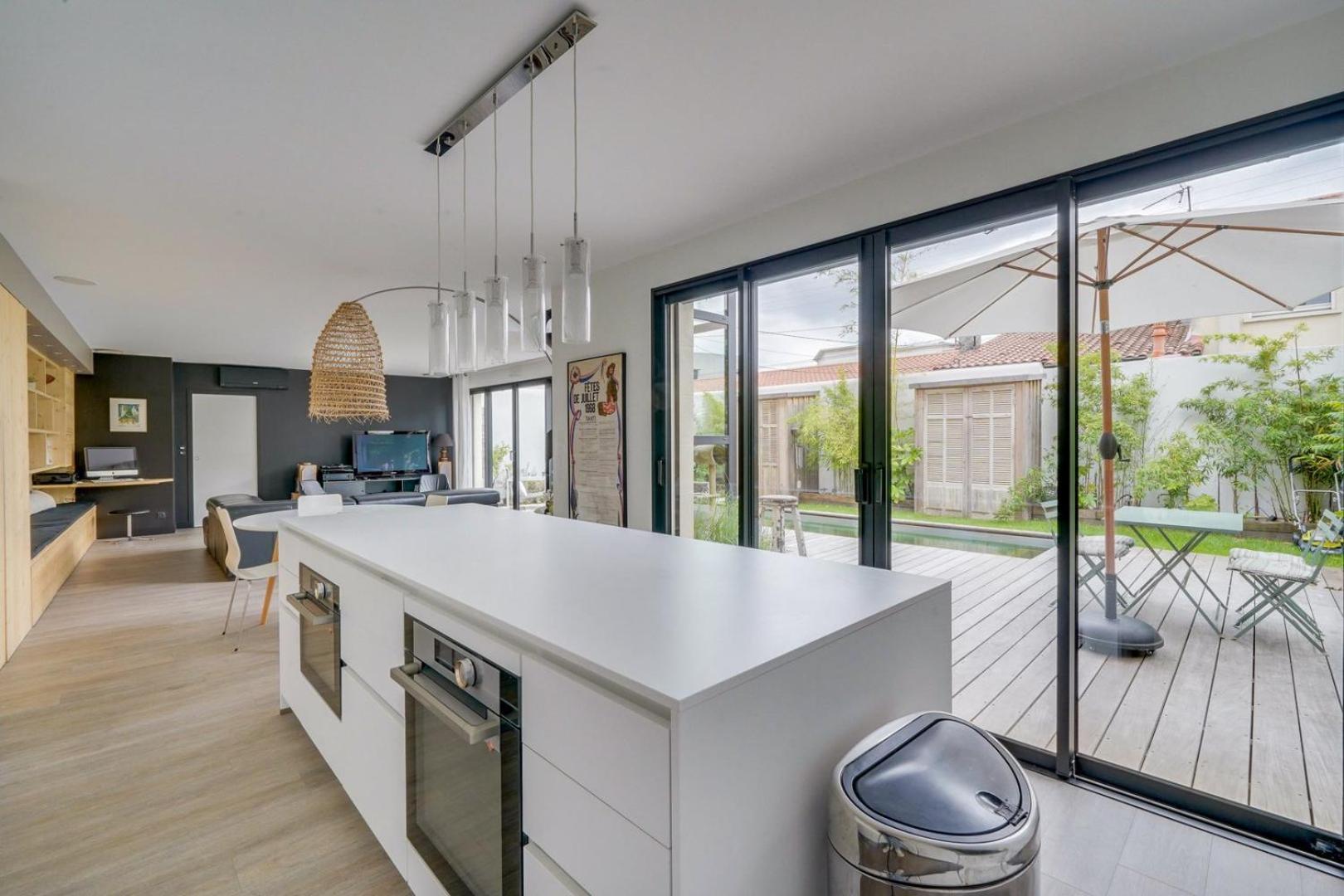 Spacious Bordeaux Family Home With Swimming Pool Buitenkant foto