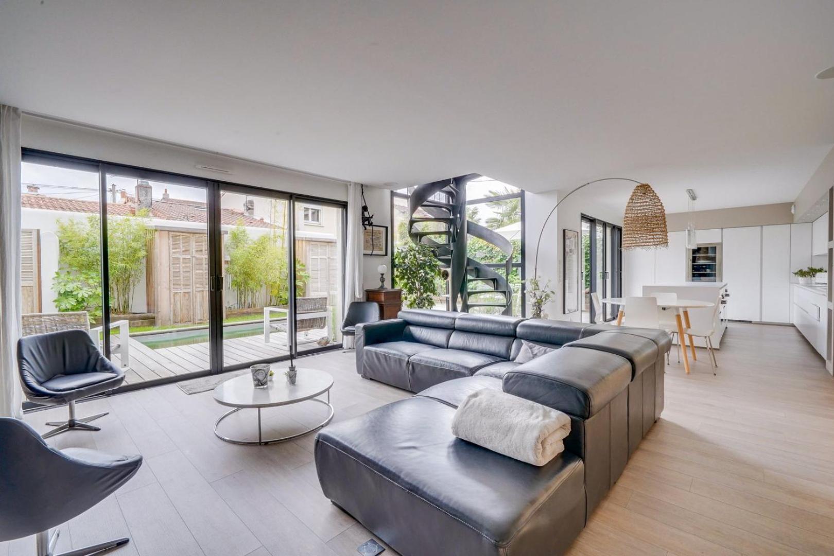 Spacious Bordeaux Family Home With Swimming Pool Buitenkant foto
